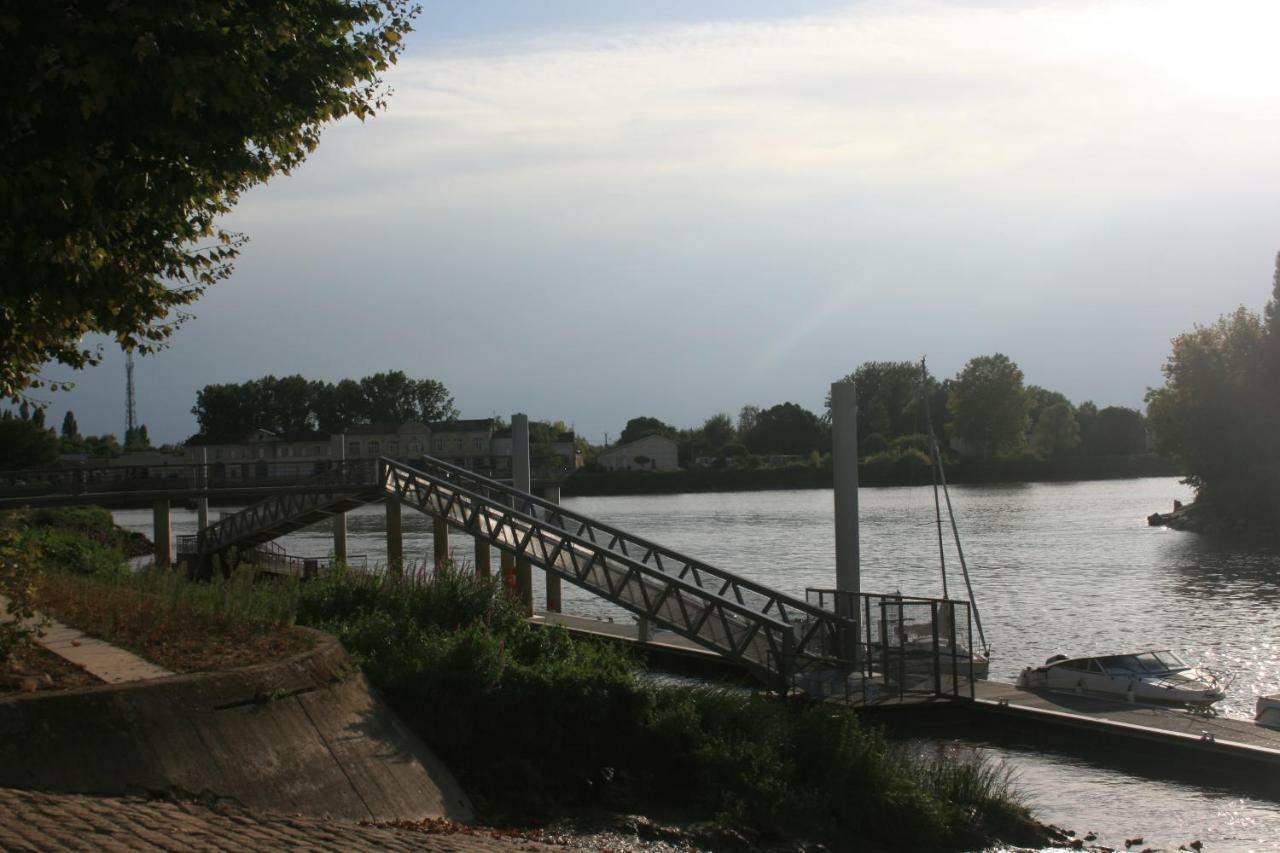 Quai Souchet Villa Libourne Eksteriør billede